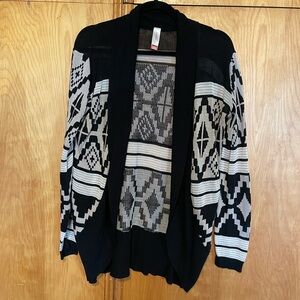 No Boundaries Black White Aztec Cardigan Open Front Boho Tribal Size Large